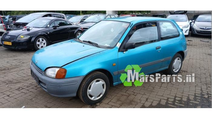 Remklauw (Tang) links-voor van een Toyota Starlet, Gebruikt, -, -, Ophalen of Verzenden