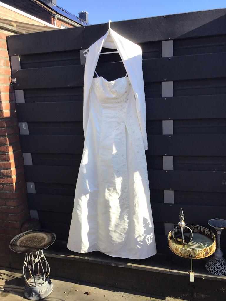 Mooie bruidsjurk voor carnaval., Ophalen of Verzenden, Zo goed als nieuw