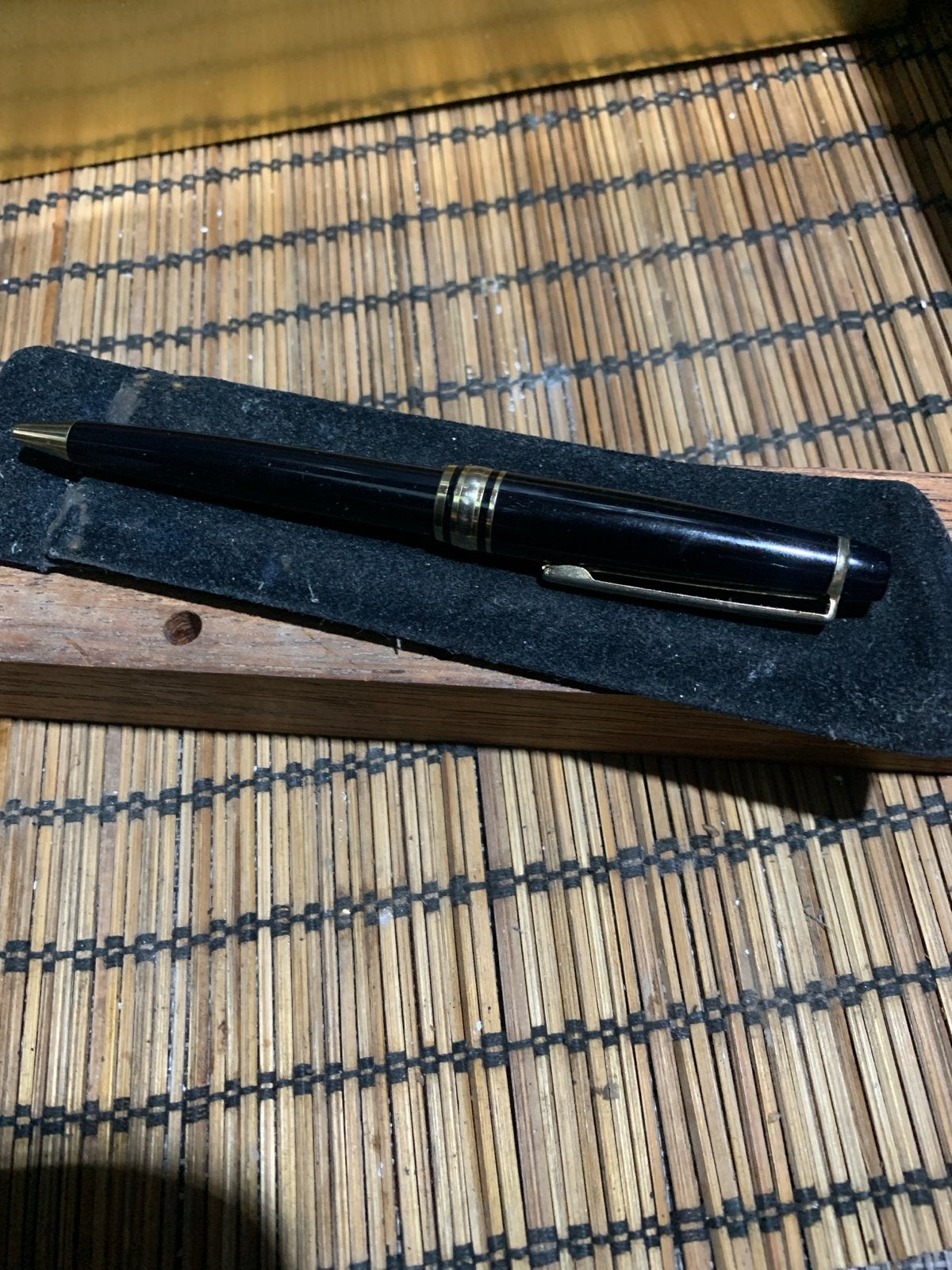 Mont Blanc Vulpotlood - Klassiek Zwart met Gouden Details, Ophalen of Verzenden, Gebruikt, Vulpotlood, Mont Blanc