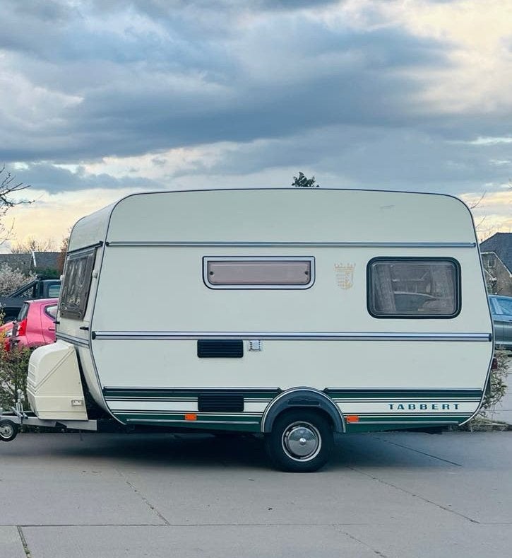 Leuke vintage Tabbert 3300 - nieuwe voortent-, Caravans en Kamperen, Caravans, Tabbert, Omvormbare zithoek, Treinzit, Tot en met 3