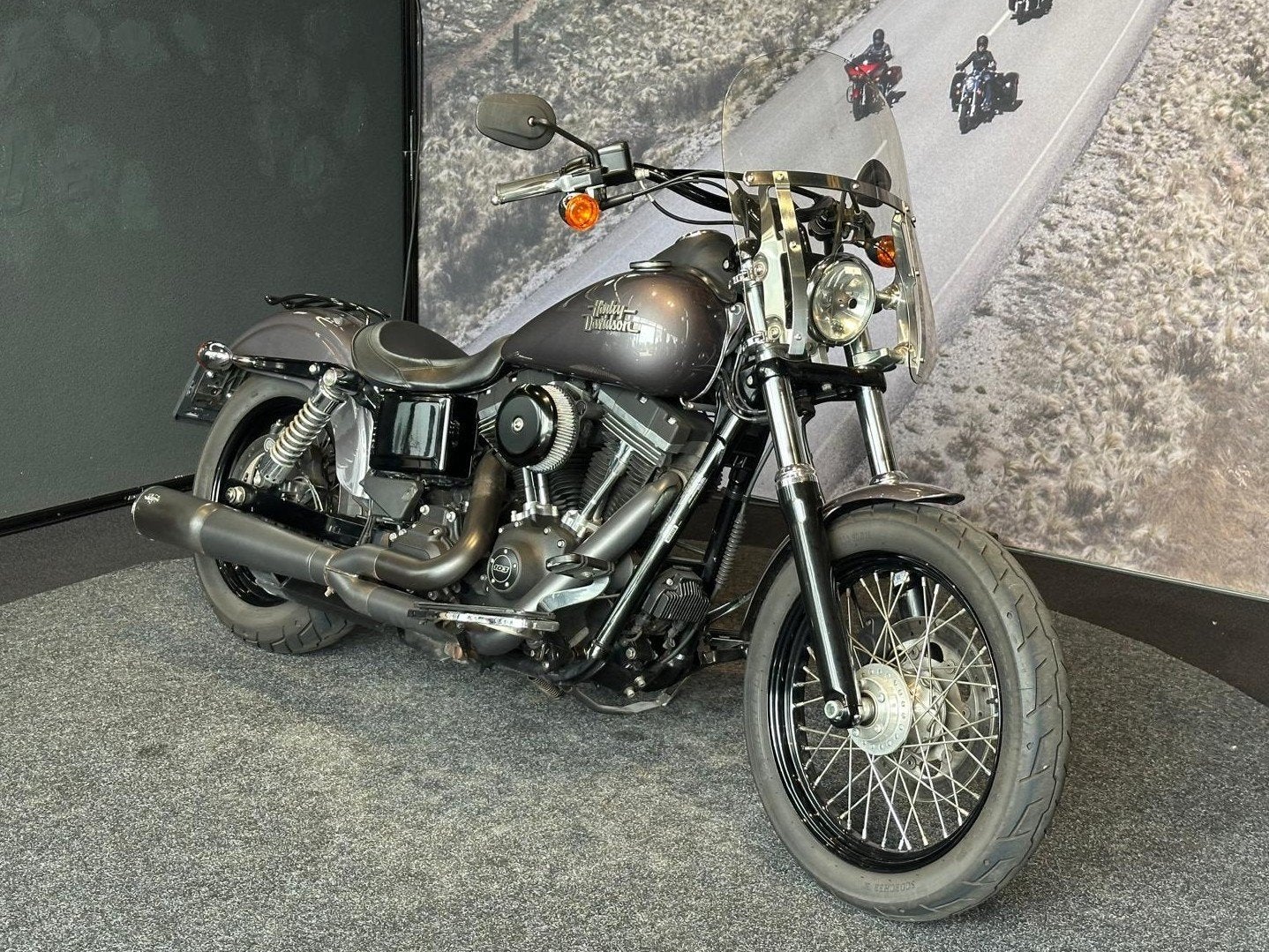 Harley-Davidson FXDB Street Bob 103 (bj 2016), Motoren, Laan van Vredenoord 33
2289 DA  RIJSWIJK, NL, Bedrijf, Overig, Sales@harleydavidsonrotterdam.nl