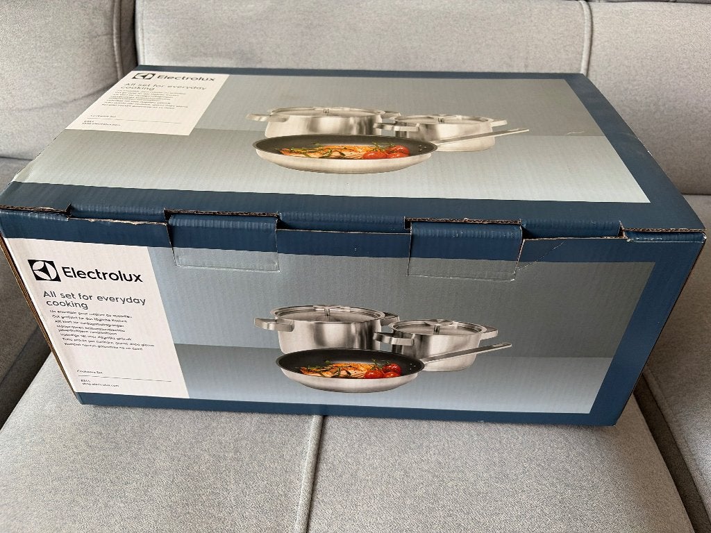 Elektrolux pannenset, Huis en Inrichting, Keuken | Potten en Pannen, Nieuw, Pannenset, Ophalen of Verzenden, Rvs