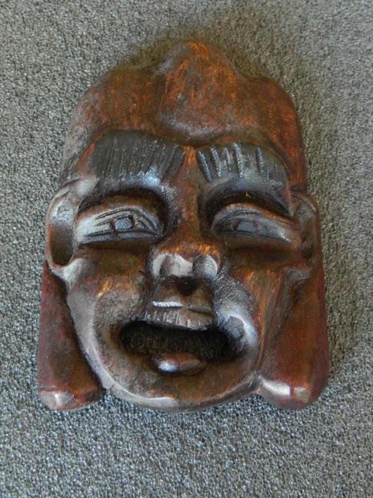 Raksha masker , Sri Lanka, Houtsnijwerk, Ophalen of Verzenden, Handgemaakt, 20 - 50 cm