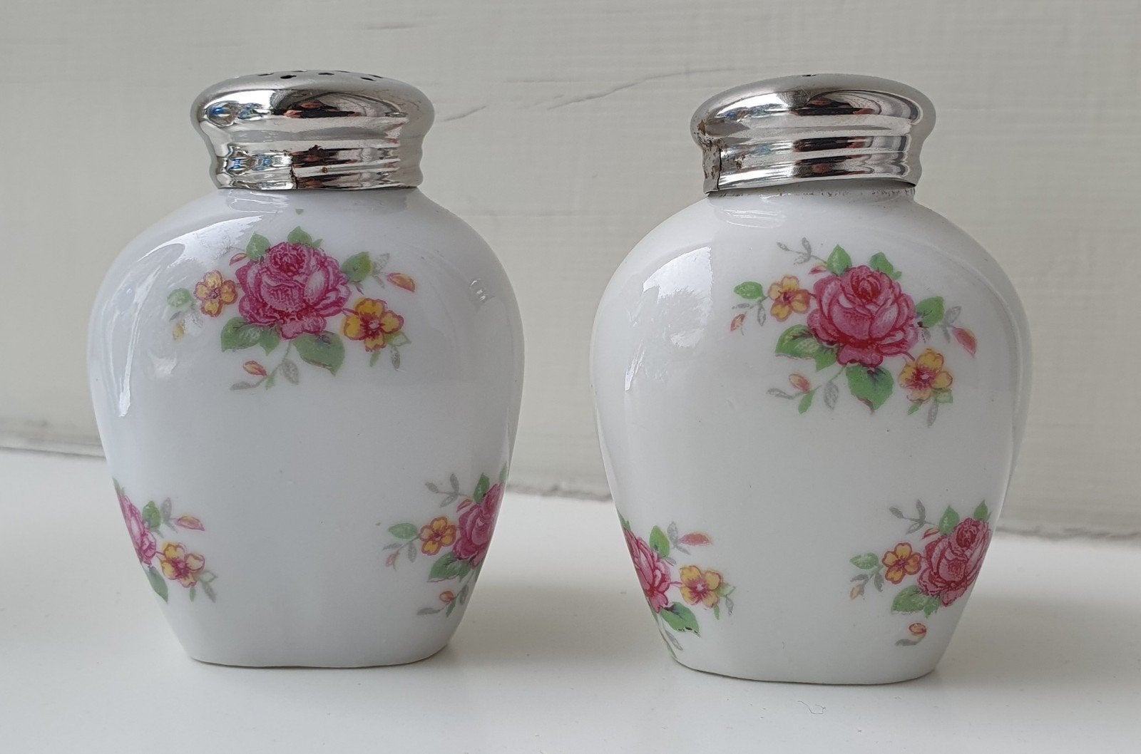 Brocante peper en zout stel, Verzenden, Wit, Aardewerk of Porselein, Zo goed als nieuw