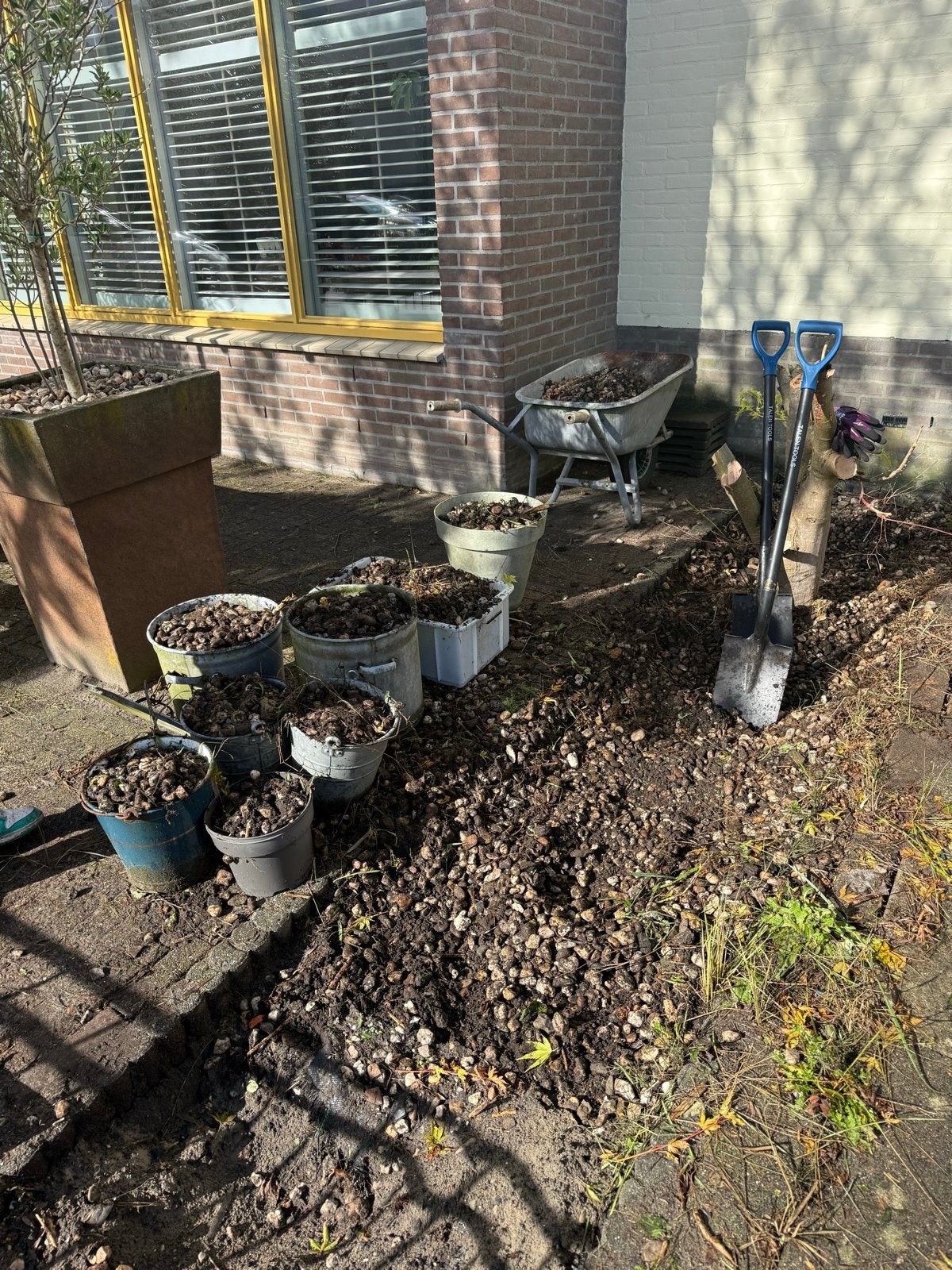 Tuinaarde / grind - Gratis af te halen, Ophalen, Gebruikt
