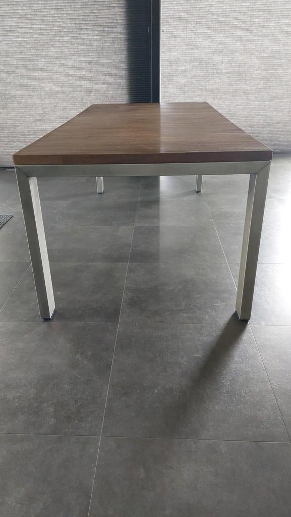Moderne eettafel met houten blad en metalen onderstel, Huis en Inrichting, Tafels | Eettafels, Gebruikt, 100 tot 150 cm, 200 cm of meer