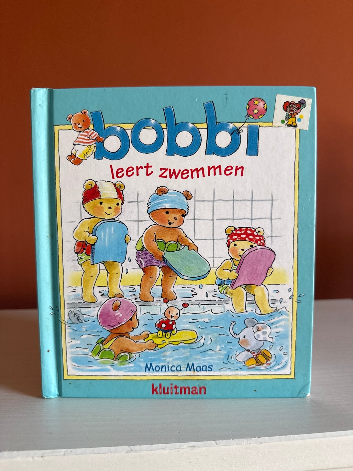 Bobbi leert zwemmen - Monica Maas (Peuterboek), Ophalen of Verzenden, Zo goed als nieuw, 2 tot 3 jaar