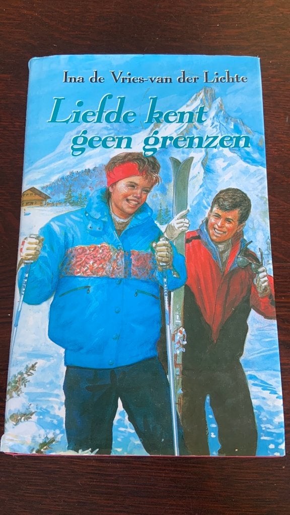 Ina de Vries- van der Lichte - Liefde kent geen grenzen, Ophalen of Verzenden, Gelezen