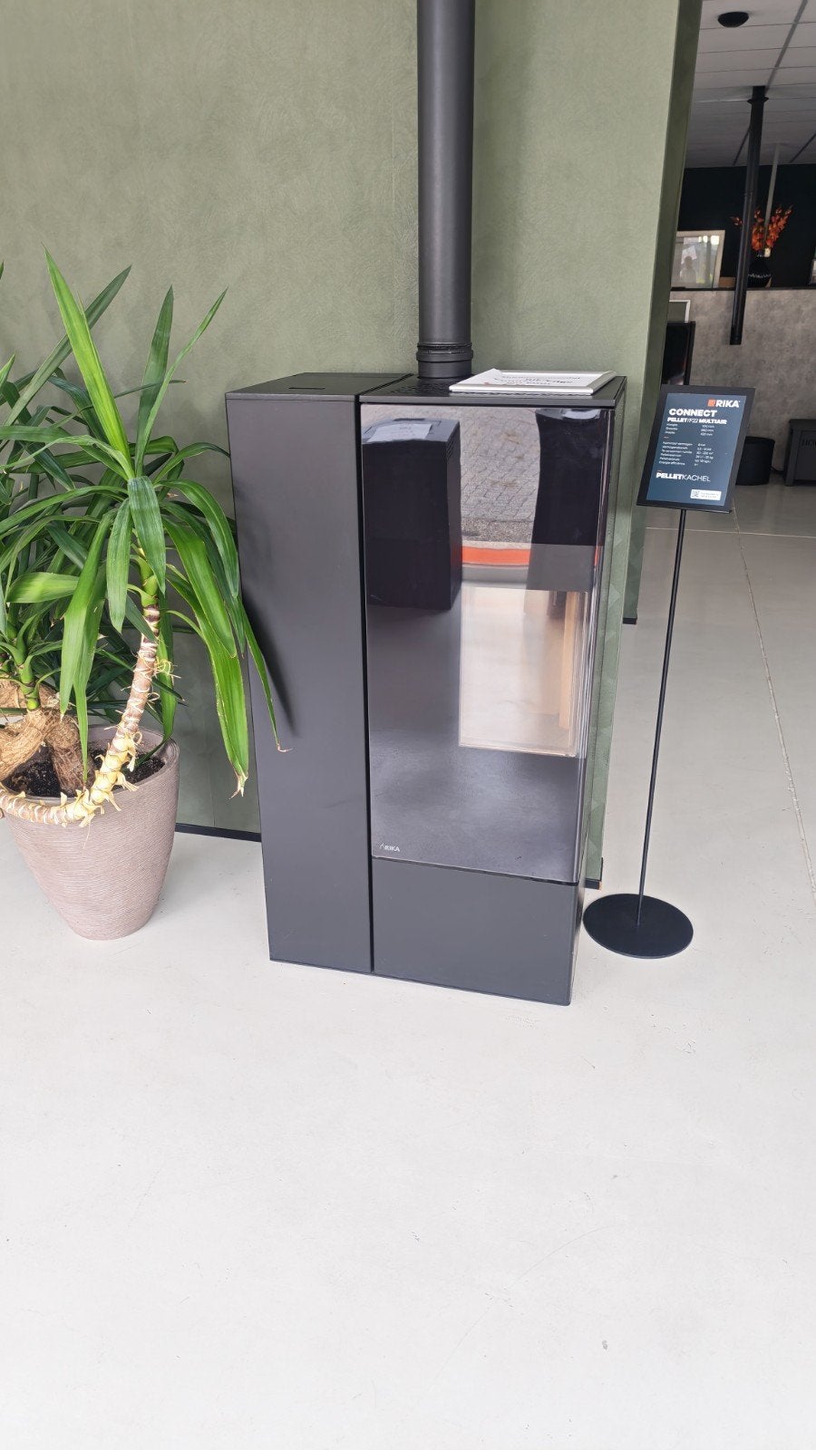 RIKA CONNECT Pelletkachel - Showroommodel 8 kW, Huis en Inrichting, Kachels, Overige brandstoffen, Ophalen of Verzenden, Zo goed als nieuw
