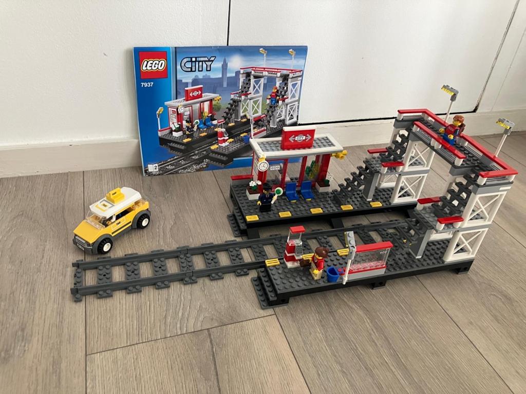 Lego treinstation 7937, Kinderen en Baby's, Speelgoed | Duplo en Lego, Lego, Ophalen of Verzenden, Zo goed als nieuw, LEGOLAND