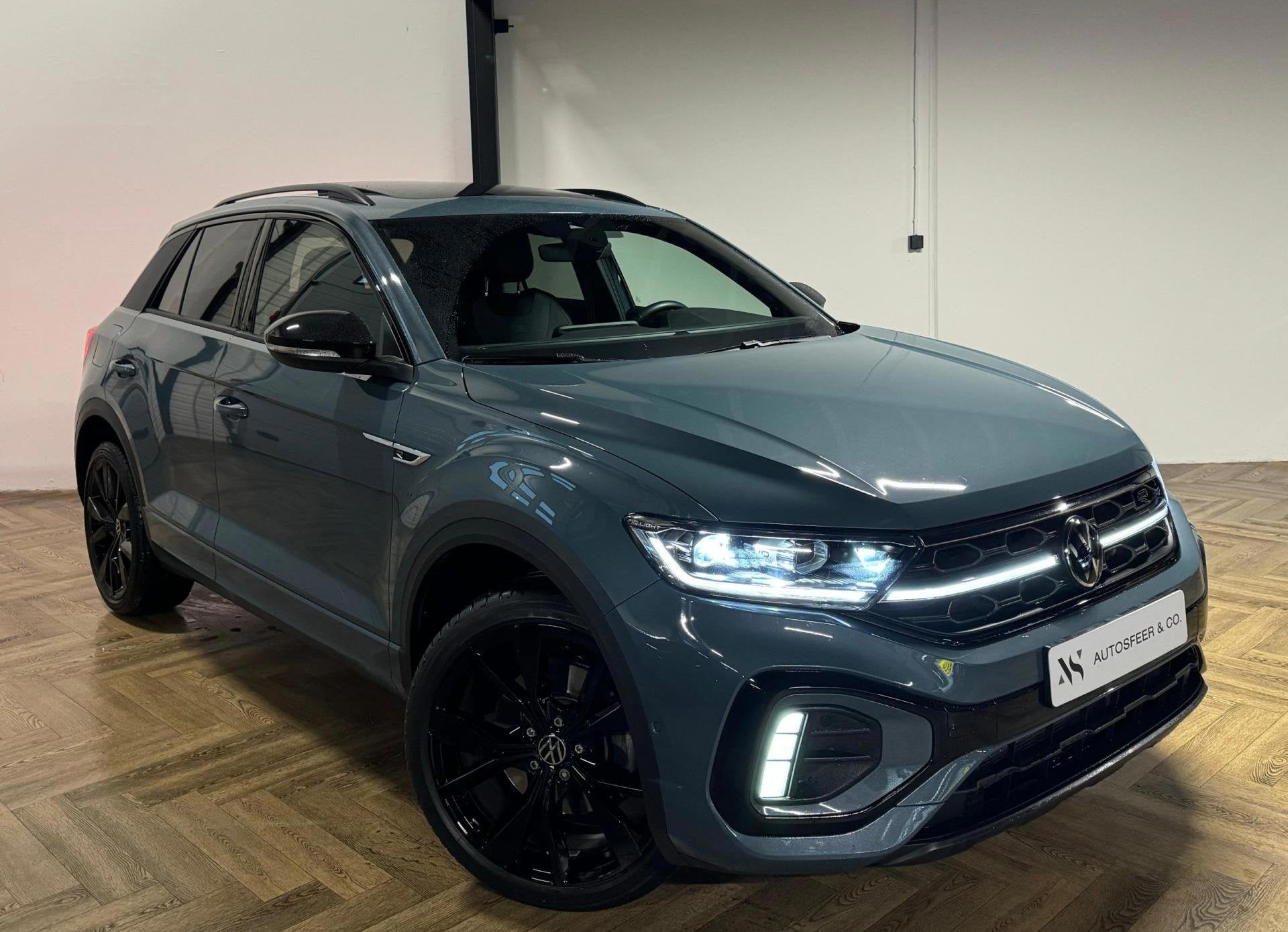 Volkswagen T-Roc 1.5 TSI R-Line Business PANO KEYLESS, Auto's, Volkswagen, 1258 kg, 4 cilinders, 150 pk, Origineel Nederlands