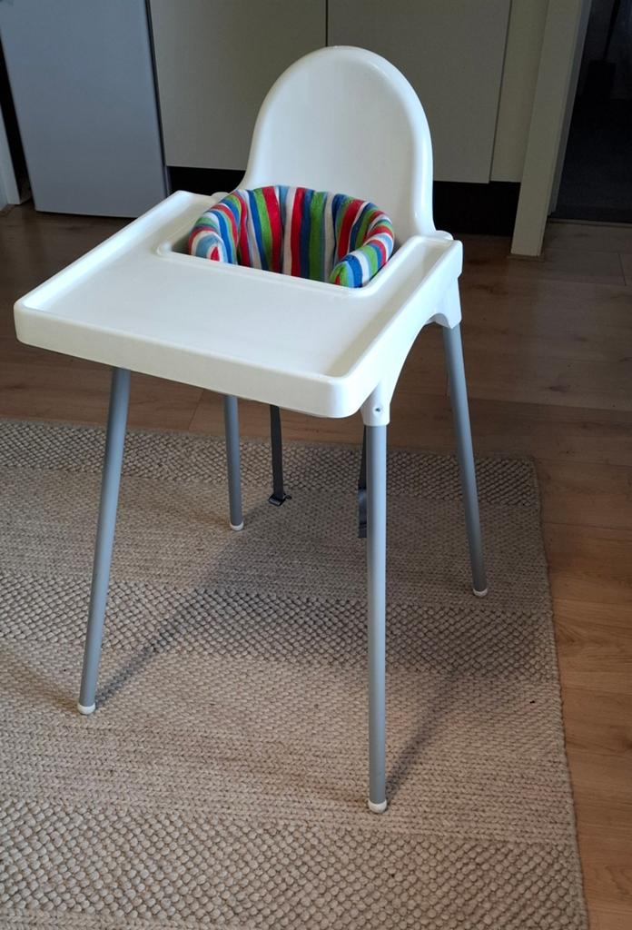 Ikea kinderstoel met stoelverkleiner, Kinderen en Baby's, Kinderstoelen, Ophalen, Gebruikt, Overige typen, Stoelverkleiner