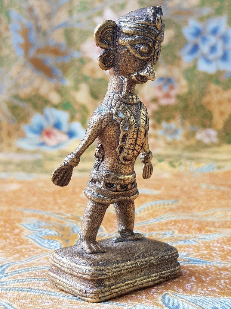 Mooi antiek brons beeldje uit India van een man 8,5 cm., Antiek en Kunst, India, Handgemaakt, Ophalen of Verzenden, Brons