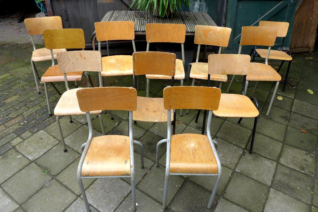 Mooi vintage schoolstoelen, Ophalen, Gebruikt, Twee, Bruin