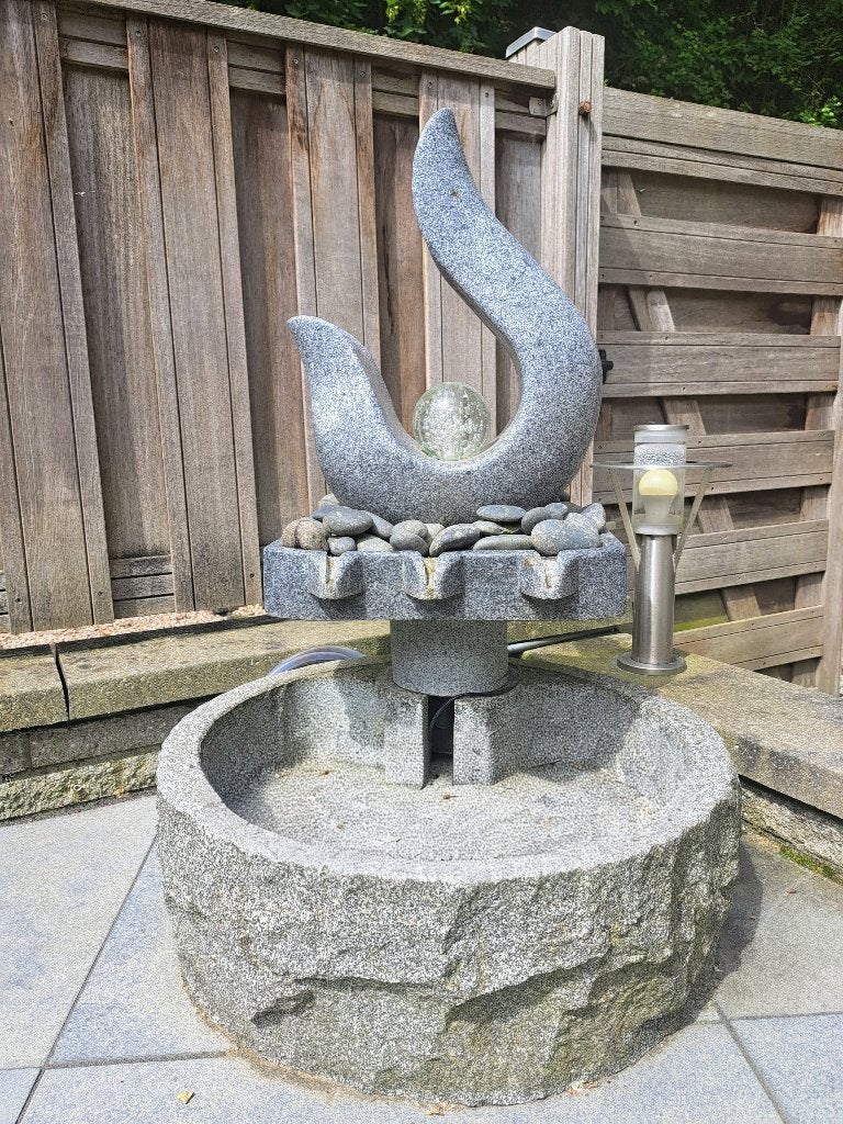 Fontein/Waterornament met LED verlichting., Tuin en Terras, Waterpartijen en Fonteinen, Ophalen, Zo goed als nieuw, Graniet, Waterornament