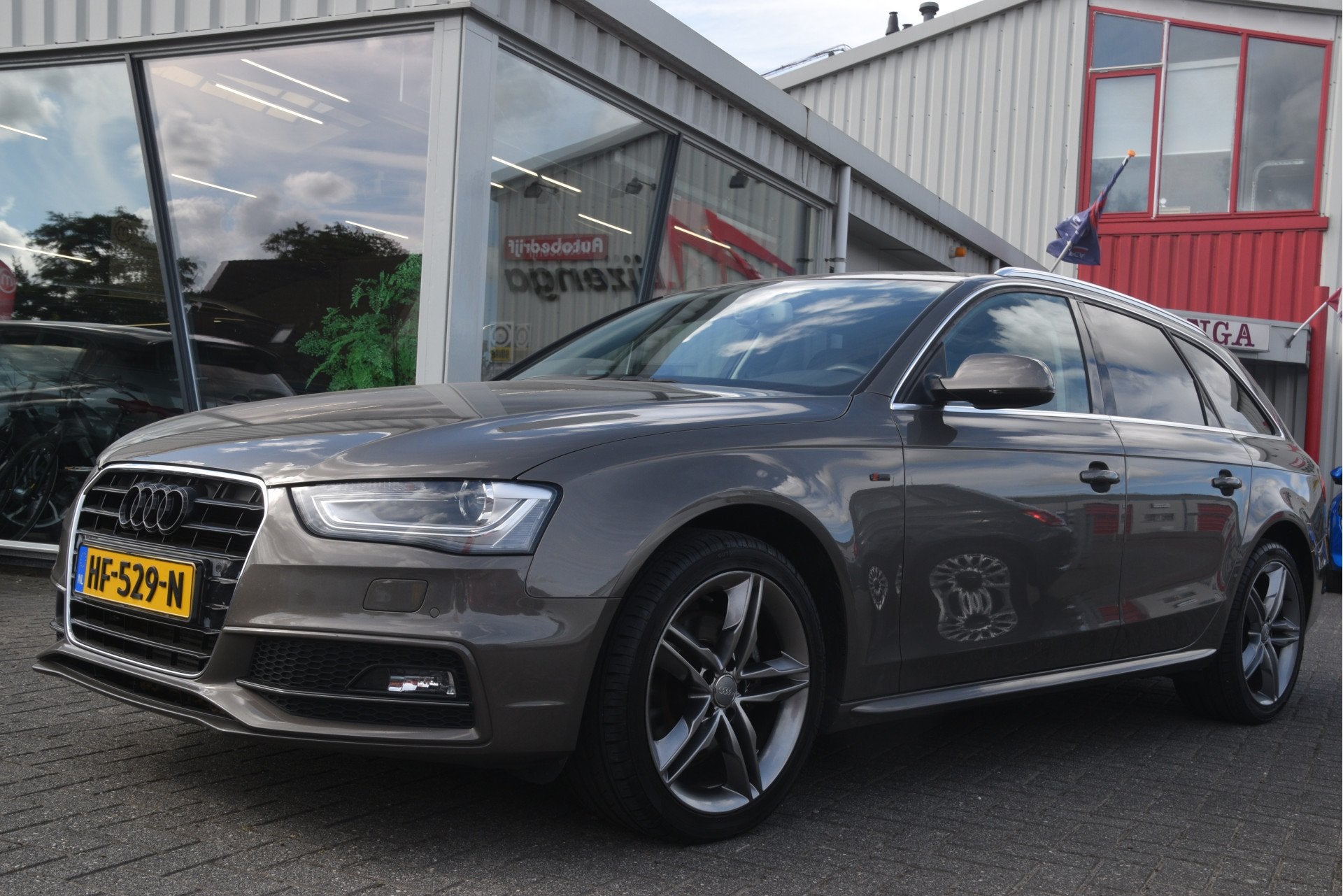 Audi A4 Avant 2.0 TDI Sport Edition S-Line | Leer | Sportond, Euro 5, Gebruikt, Zwart, 4 cilinders