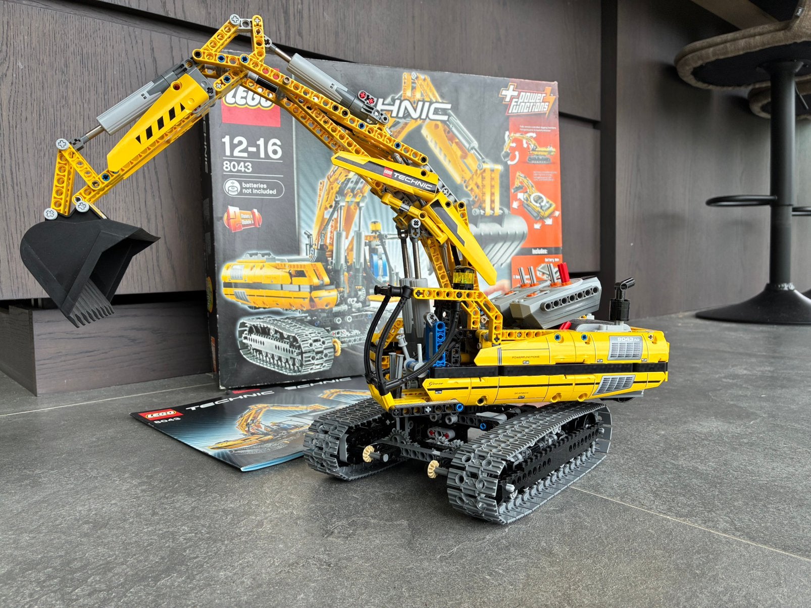 Lego technic 8043 compleet, Ophalen of Verzenden, Zo goed als nieuw
