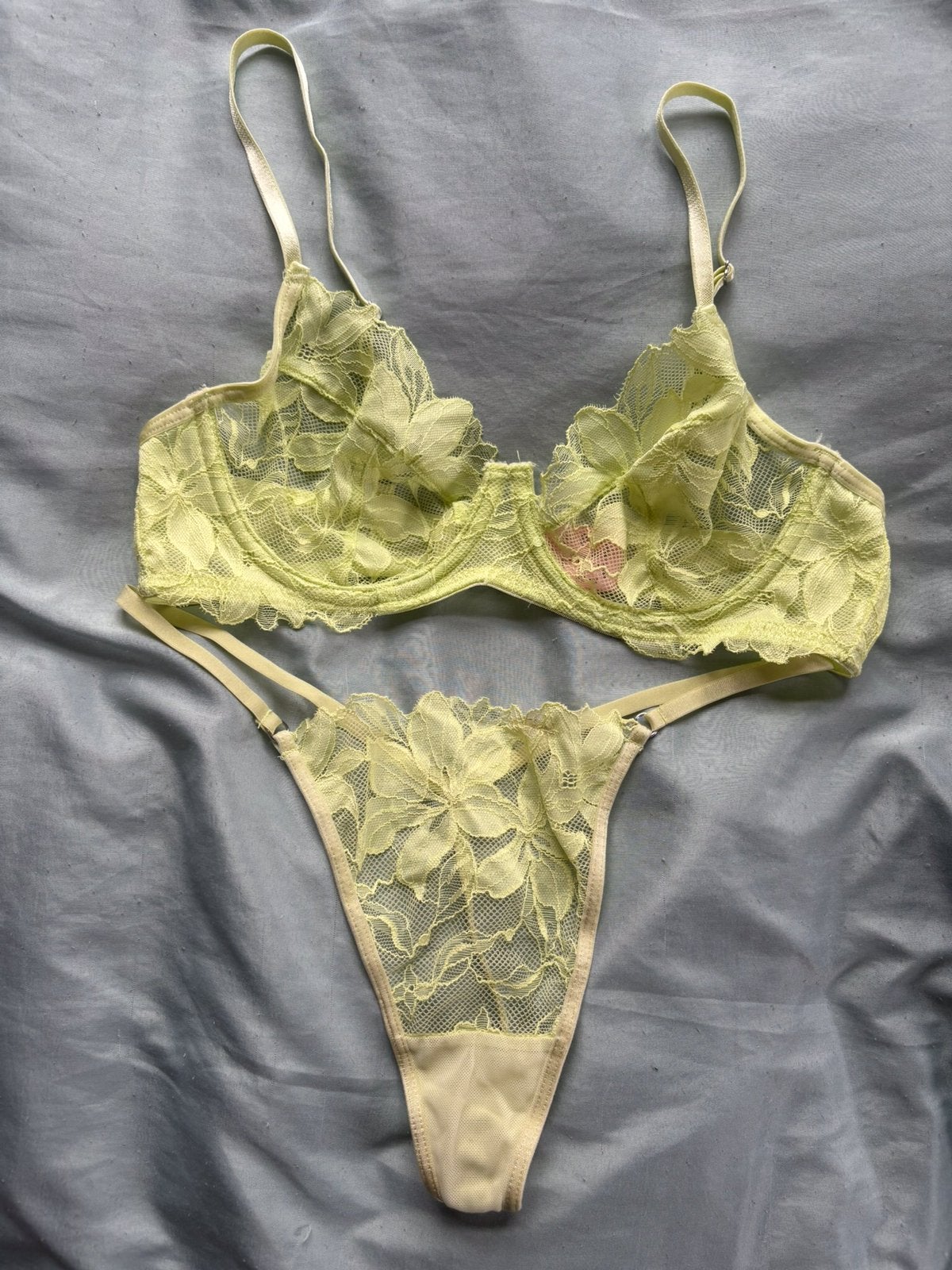 Lingerie set Hunkemöller nieuw, Kleding | Dames, Ondergoed en Lingerie, Ophalen of Verzenden, Geel, Setje