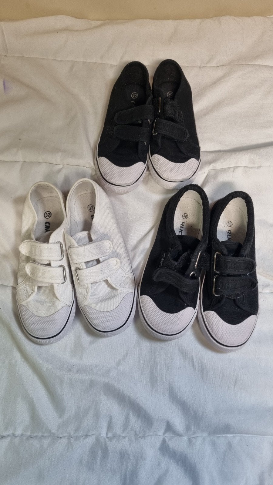 Goeduitziende gymschoenen: Rucanor en Chicane (3 paar), Gebruikt, Jongen of Meisje, Sportschoenen, Rucanor, Chicane