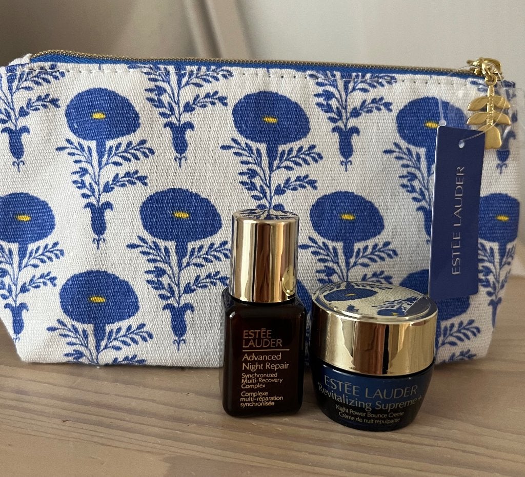 Estee Lauder pouch toilettasje met 2 producten, Ophalen of Verzenden, Nieuw, Gehele gezicht