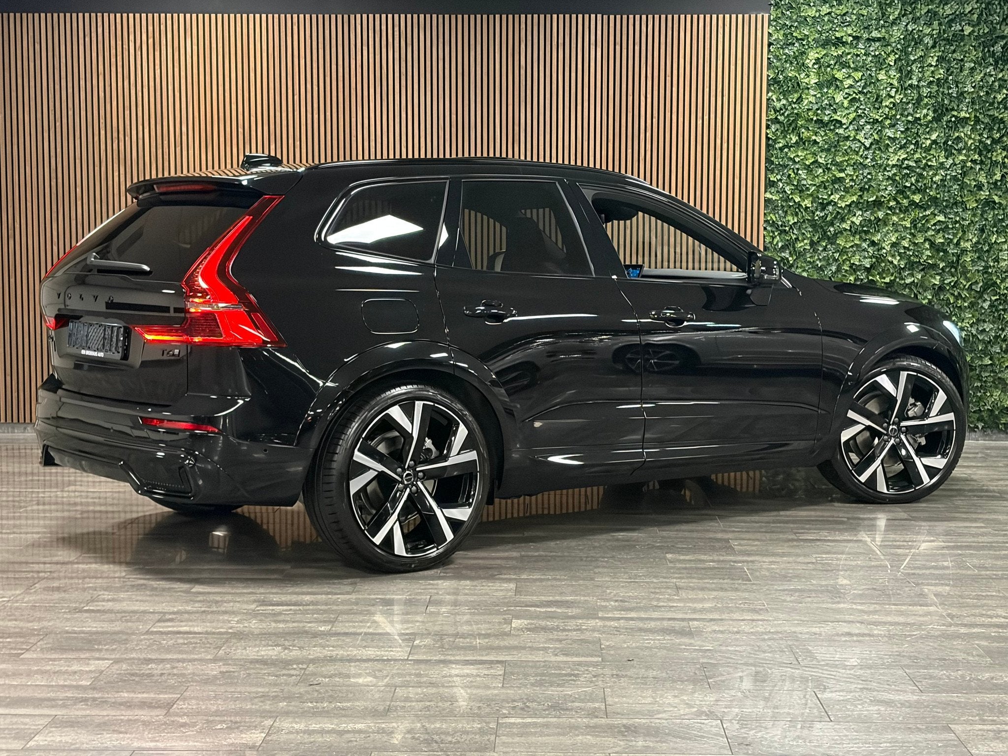 Volvo XC60 T6 AWD Recharge Ultra Black Edition, 12 maanden, Verwarmde buitenspiegels, Gebruikt, 4 cilinders