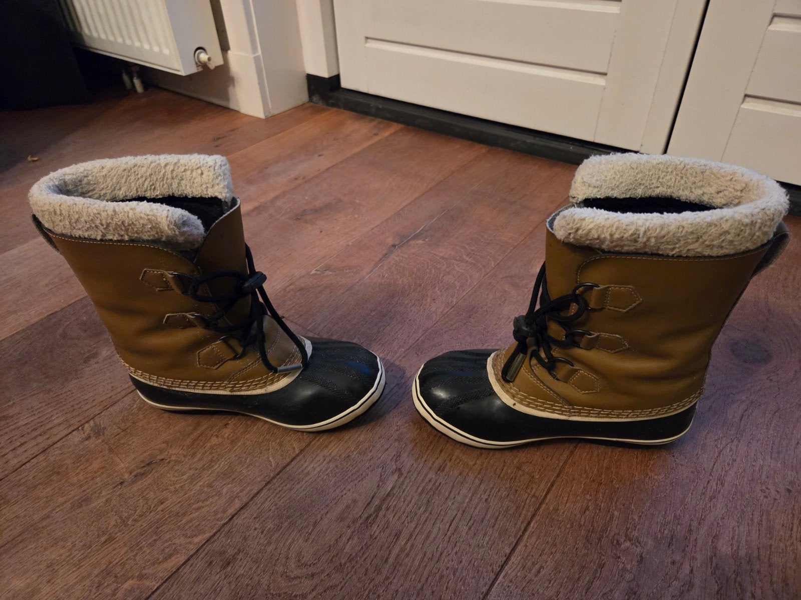 Sorel snowboots maat 35, Gebruikt, Jongen of Meisje, Ophalen of Verzenden, Laarzen