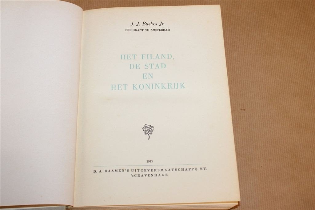 Eiland, Stad en Koninkrijk — Texel Vintage 1945 Buskes, Boeken, Ophalen of Verzenden, Gelezen