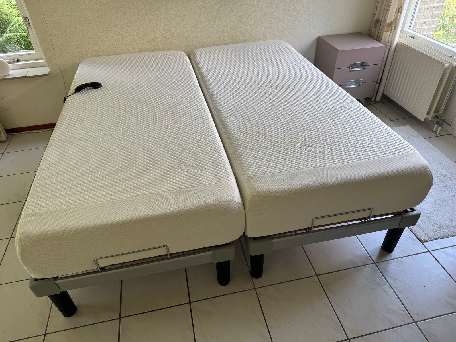 TEMPUR tweepersoons bed met tempur matrassen, Ophalen, Gebruikt, Tweepersoons, 180 cm