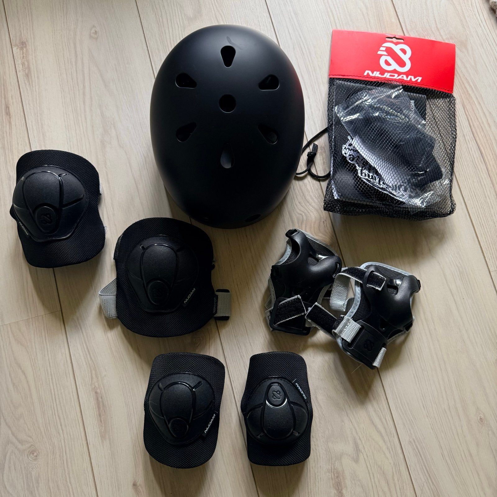 Complete beschermset: helm en beschermers (L), Ophalen of Verzenden, Zo goed als nieuw, Kinderen, Bescherming