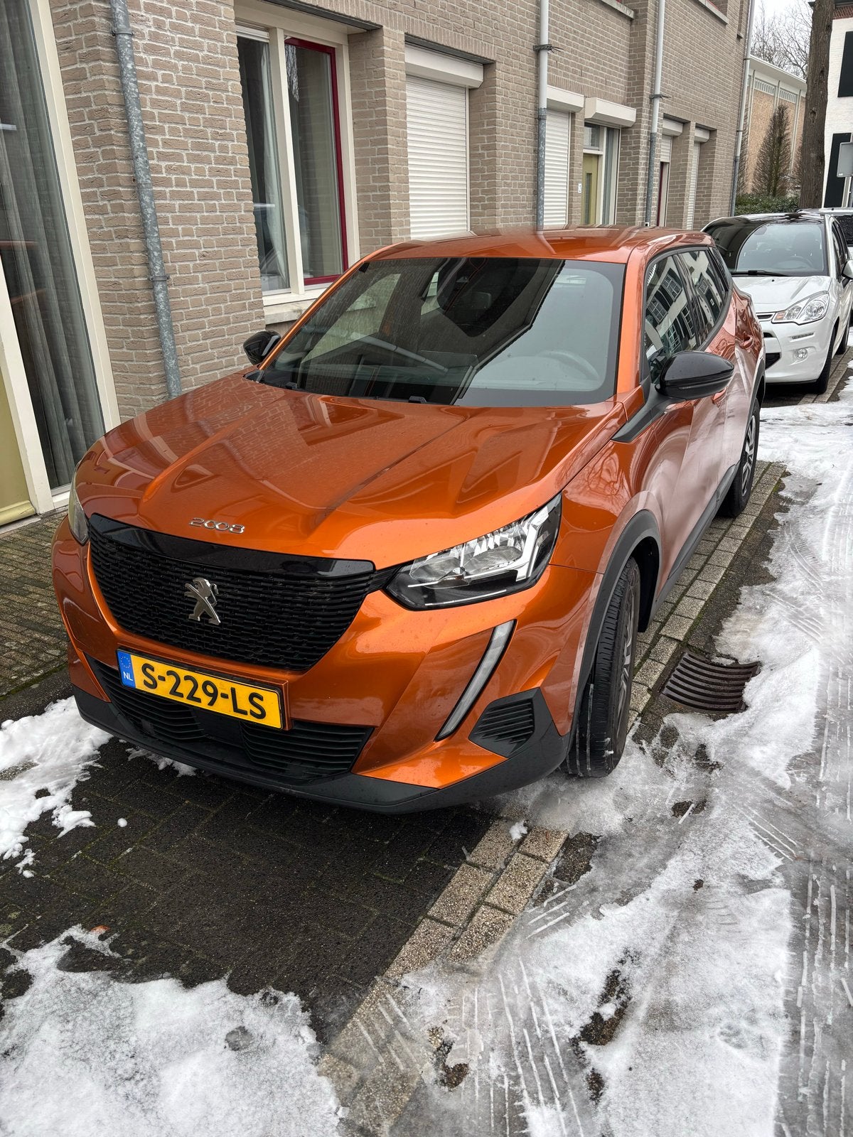 Overname privatelease Peugeot 2008 1.2 Puretech 100pk 2023, 100 pk, Origineel Nederlands, 1200 kg, 19 km/l