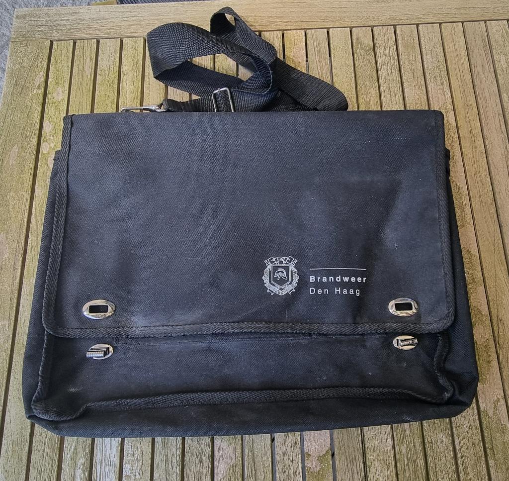 Vintage laptoptas van Brandweer Den Haag, 15 inch, Ophalen of Verzenden, Zwart, Schouderband