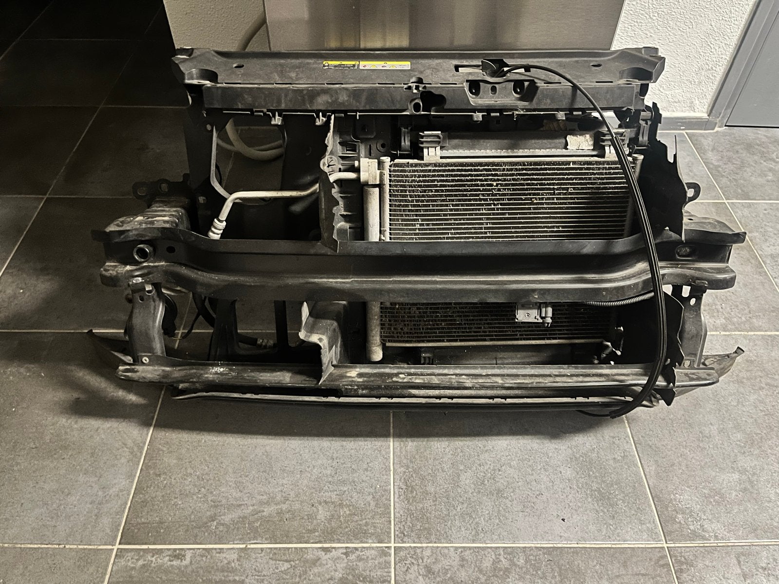 Voorkop VW Up 2023 compl. ventilator, condensor en radiateur, Auto-onderdelen, Ophalen, Gebruikt, Volkswagen