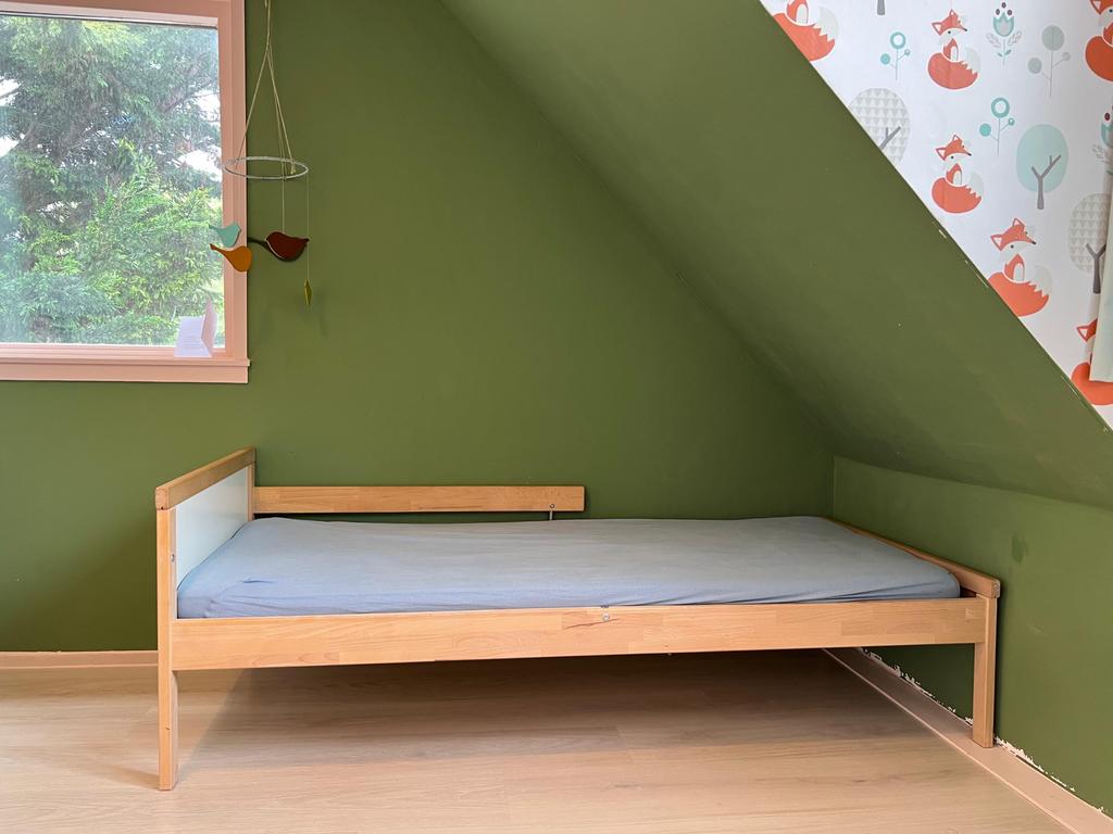 IKEA sniglar peuterbed met luröy lattenbodem en matras, Lattenbodem, 70 tot 85 cm, Zo goed als nieuw, 140 tot 160 cm