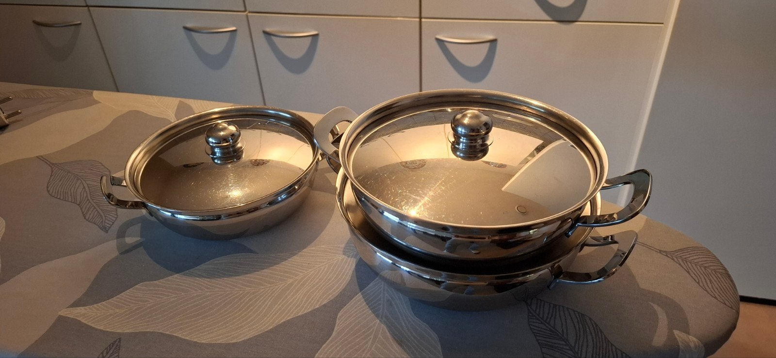 3 tafel pannetjes, Huis en Inrichting, Keuken | Potten en Pannen, Ophalen of Verzenden, Rvs