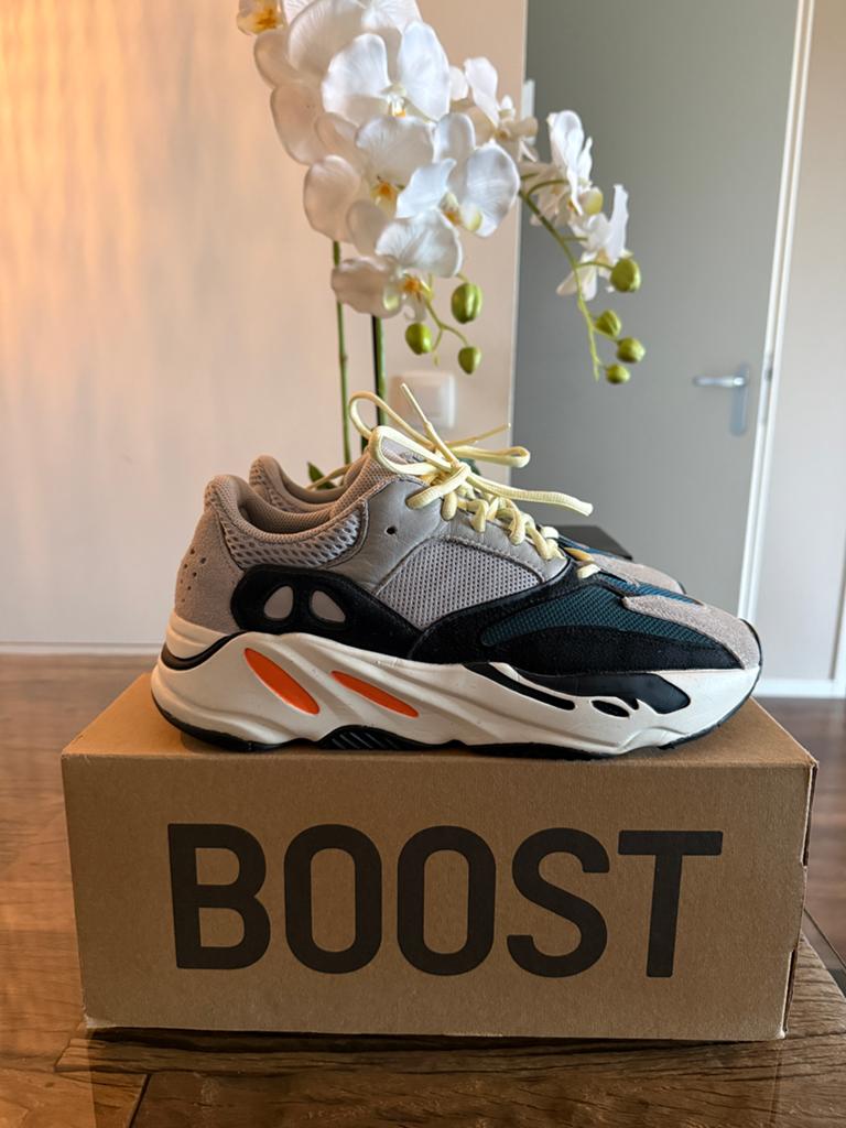 Adidas Yeezy 700 Waverunner 41 1/3, Ophalen of Verzenden, Zo goed als nieuw