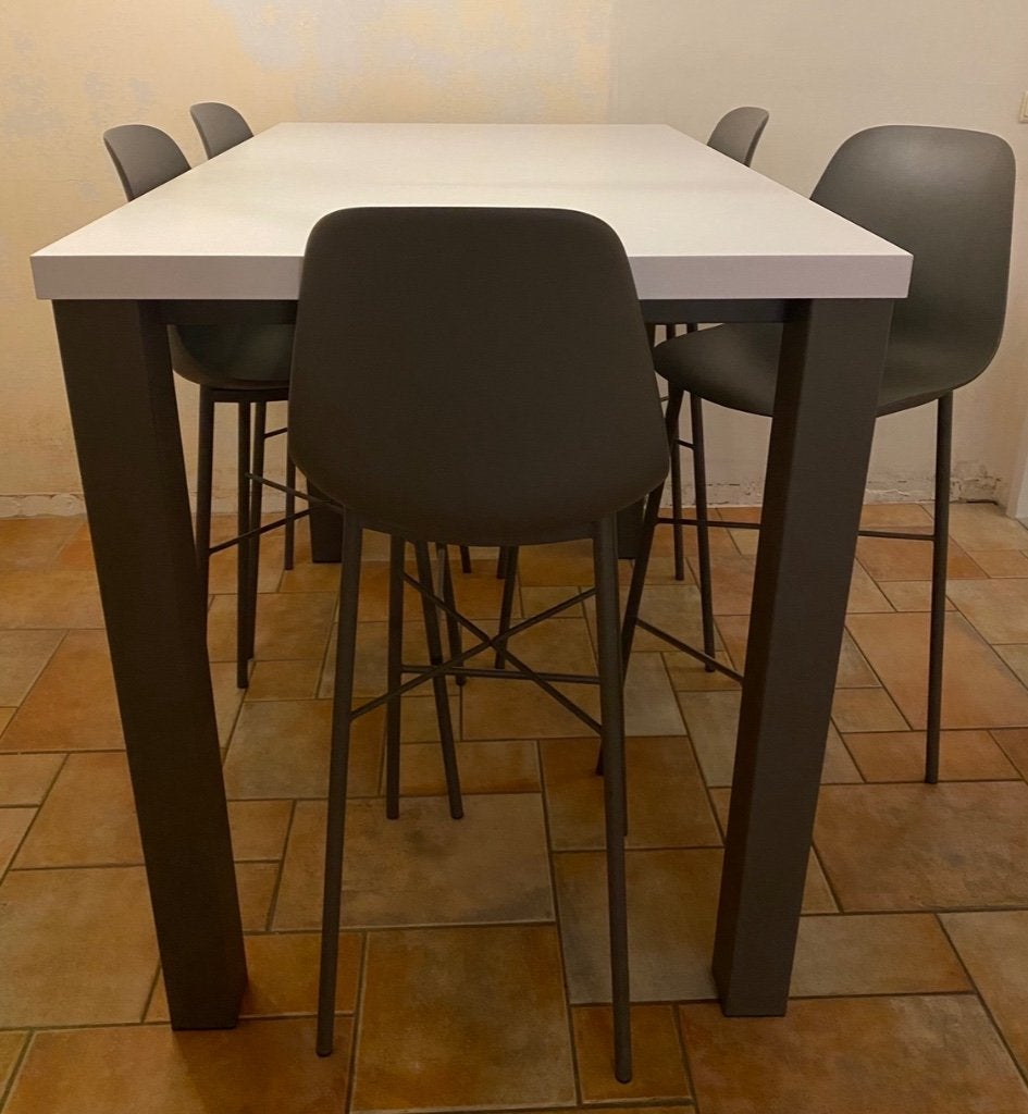 Bartafel met stoelen, Ophalen, Zo goed als nieuw