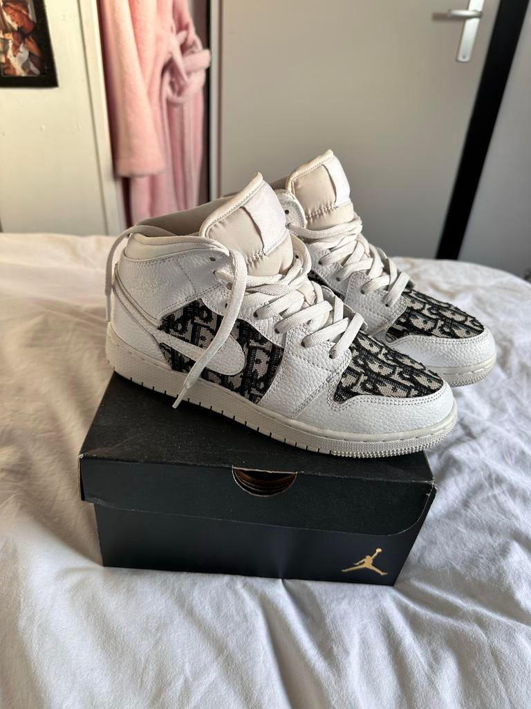 Nike Jordan Custom Dior Maat 39, Kleding | Dames, Schoenen, Zo goed als nieuw, Sneakers of Gympen, Wit, Ophalen of Verzenden
