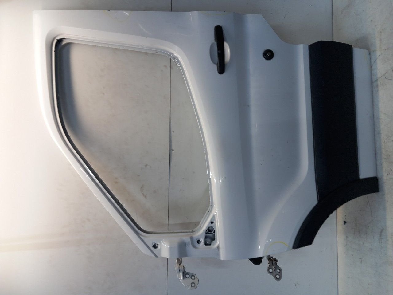 Portier links voor Ford Transit, Onderdelen@venauto.nl, Van der Ven Autorecycling B.V., Gebruikt, Ettenseweg 76, 4706 PB Roosendaal, The Netherlands