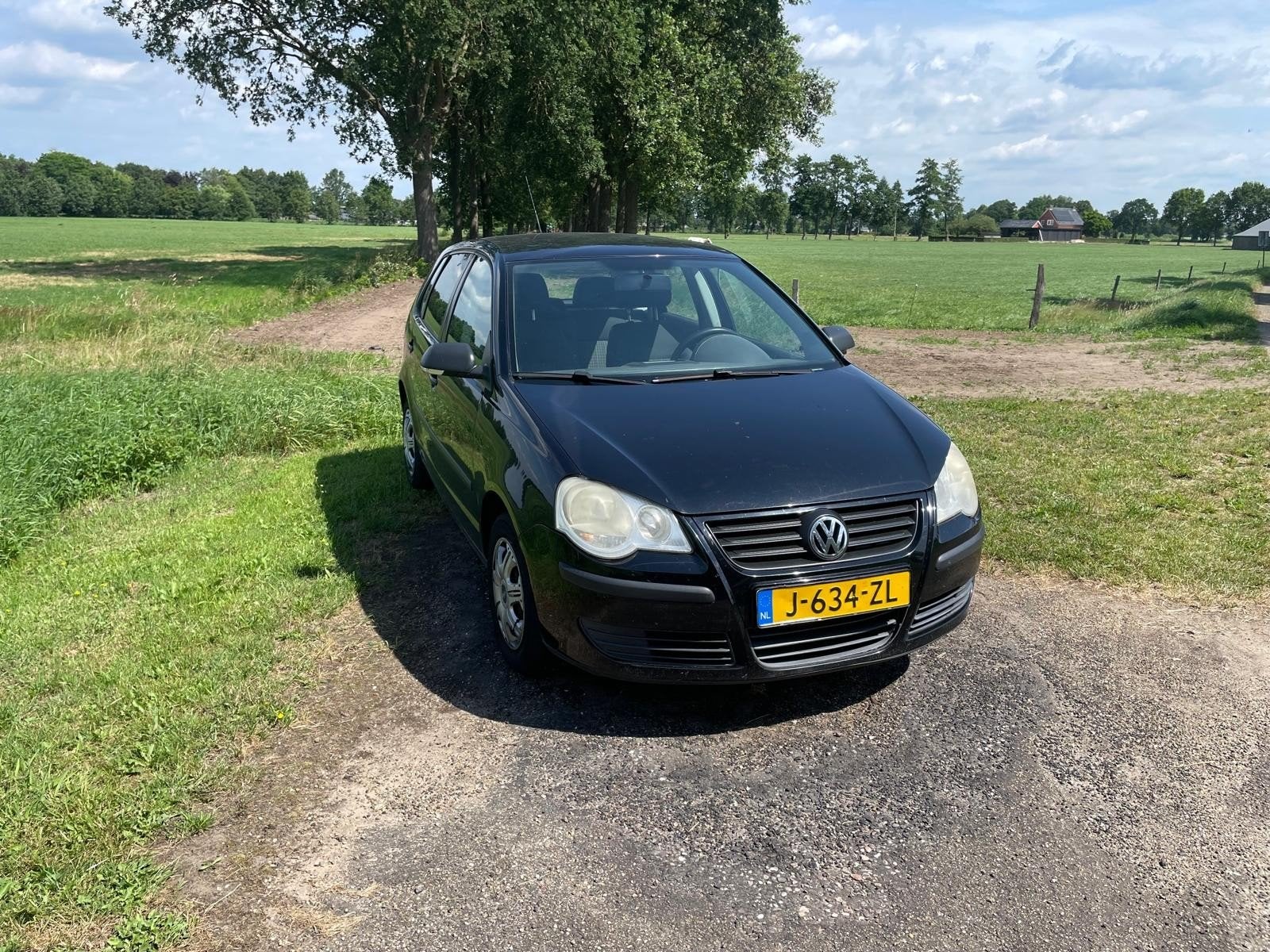 Volkswagen polo uit 2006 motor hangt er scheef in., Auto's, Stof, Zwart, Overige kleuren, Handgeschakeld
