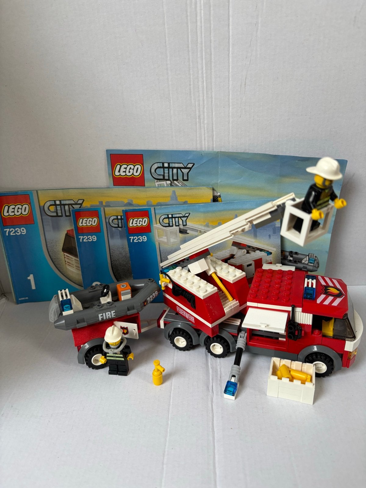 LEGO City Brandweer en Ambulance Sets (7239, 7942, 7890), Ophalen of Verzenden, Zo goed als nieuw