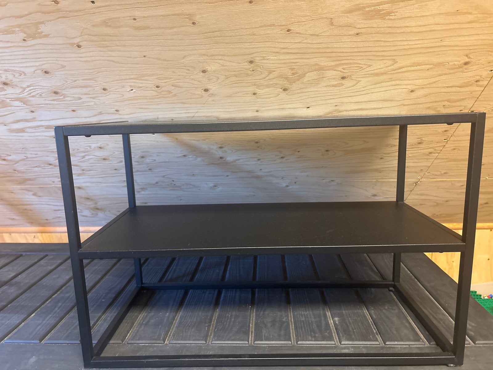 Zwart metalen kastje met twee planken, Huis en Inrichting, Kasten | Overige, Ophalen, Gebruikt