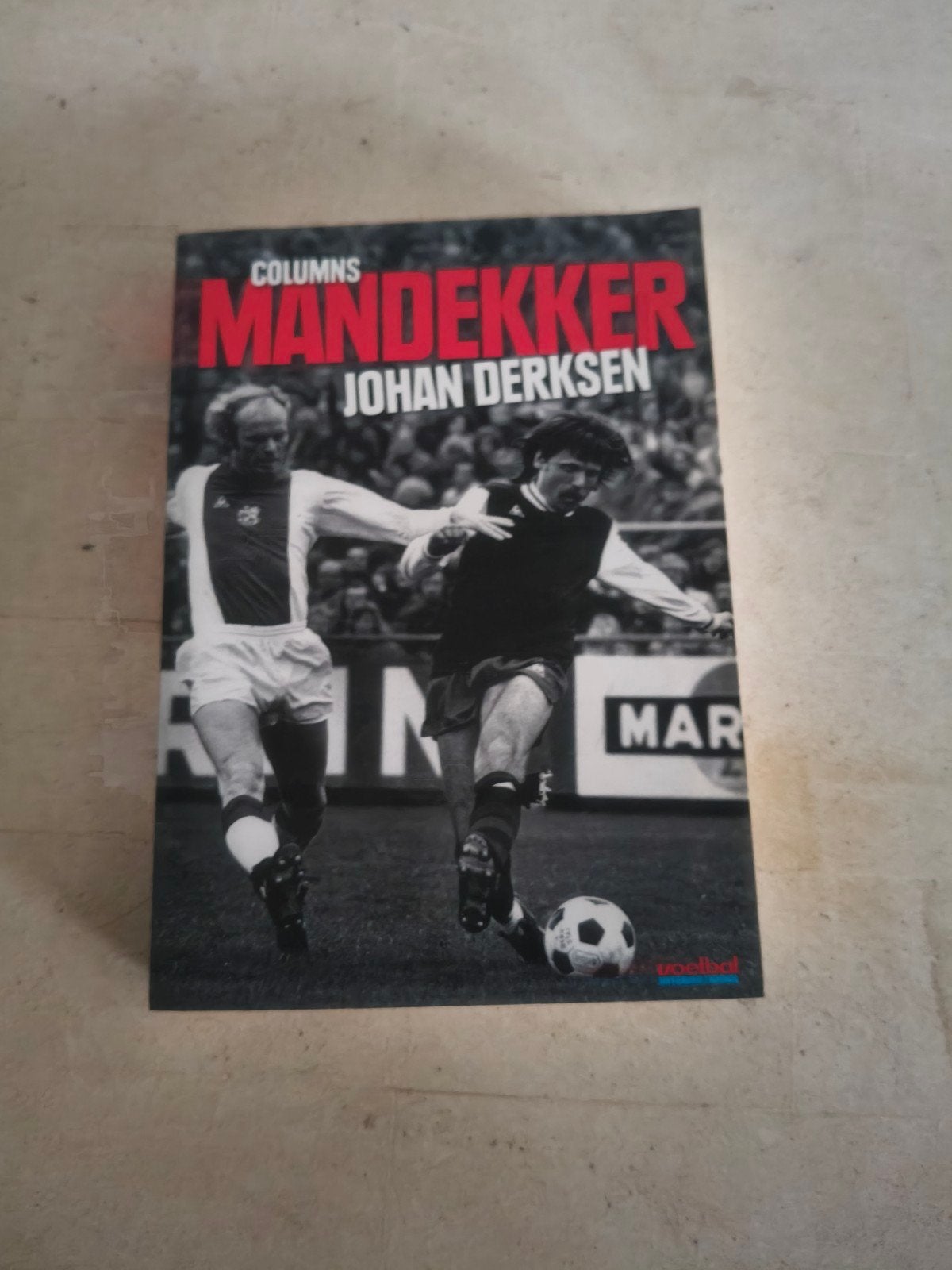 Mandekker - Columns van Johan Derksen, Ophalen of Verzenden, Gelezen, Johan Derksen, Overige sporten