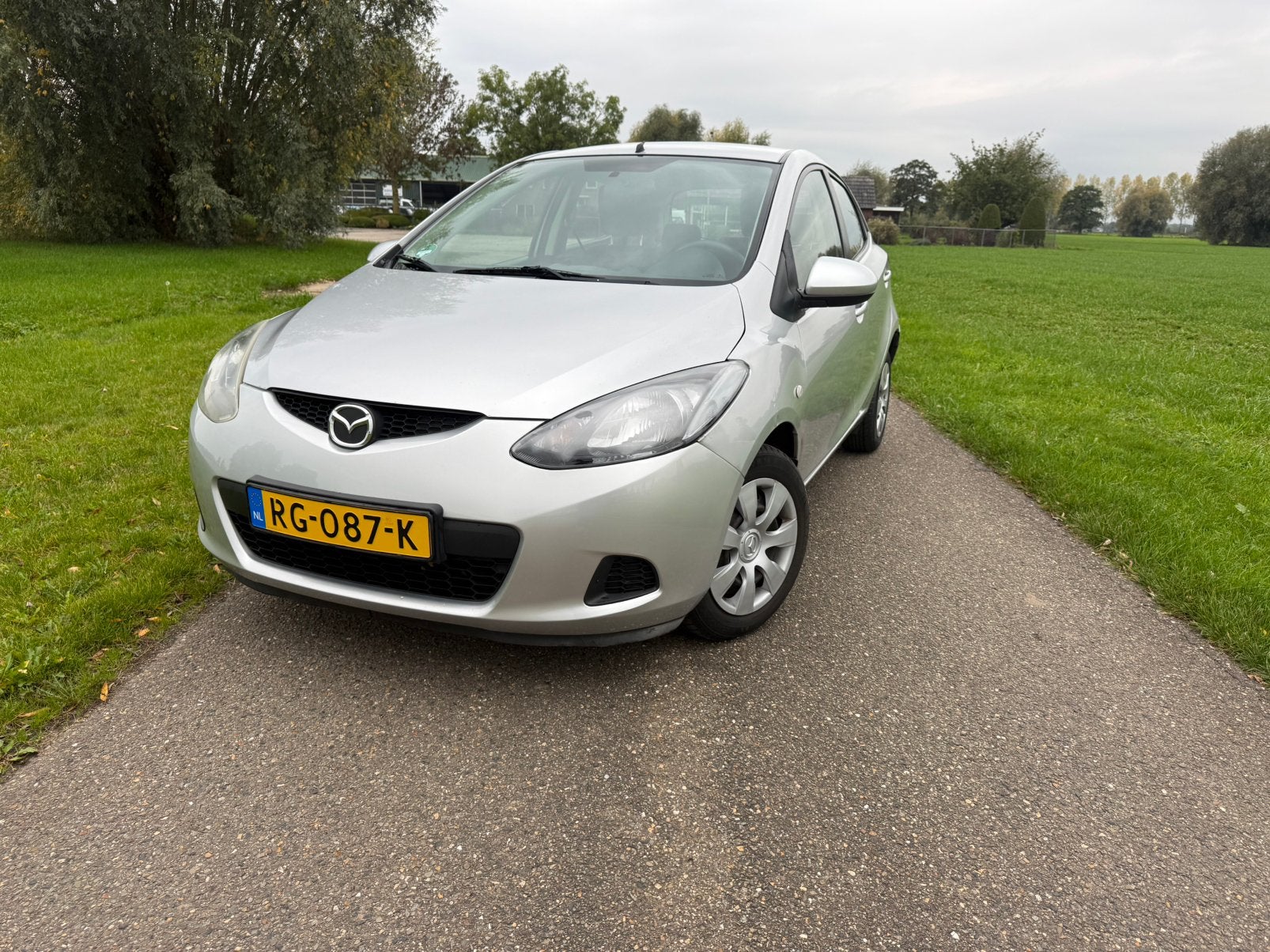 Mazda 2 1.3 63KW 5DRS 2008 Grijs nw apk airco, Auto's, Voorwielaandrijving, 31 €/maand, 4 cilinders, 19 km/l