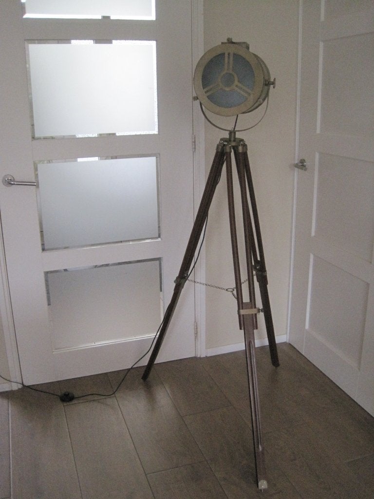 vloerlamp. Vintage uitstraling. Art deco. Verstelbaar. Bruin, Huis en Inrichting, Lampen | Vloerlampen, Ophalen, Vintage/ Toneel/ theater/film.