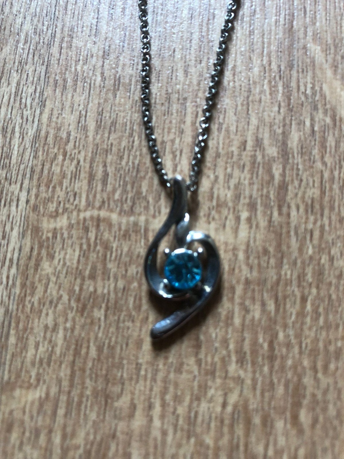Ketting met blauwe steen, Ophalen of Verzenden, Zo goed als nieuw, Overige materialen, Met hanger