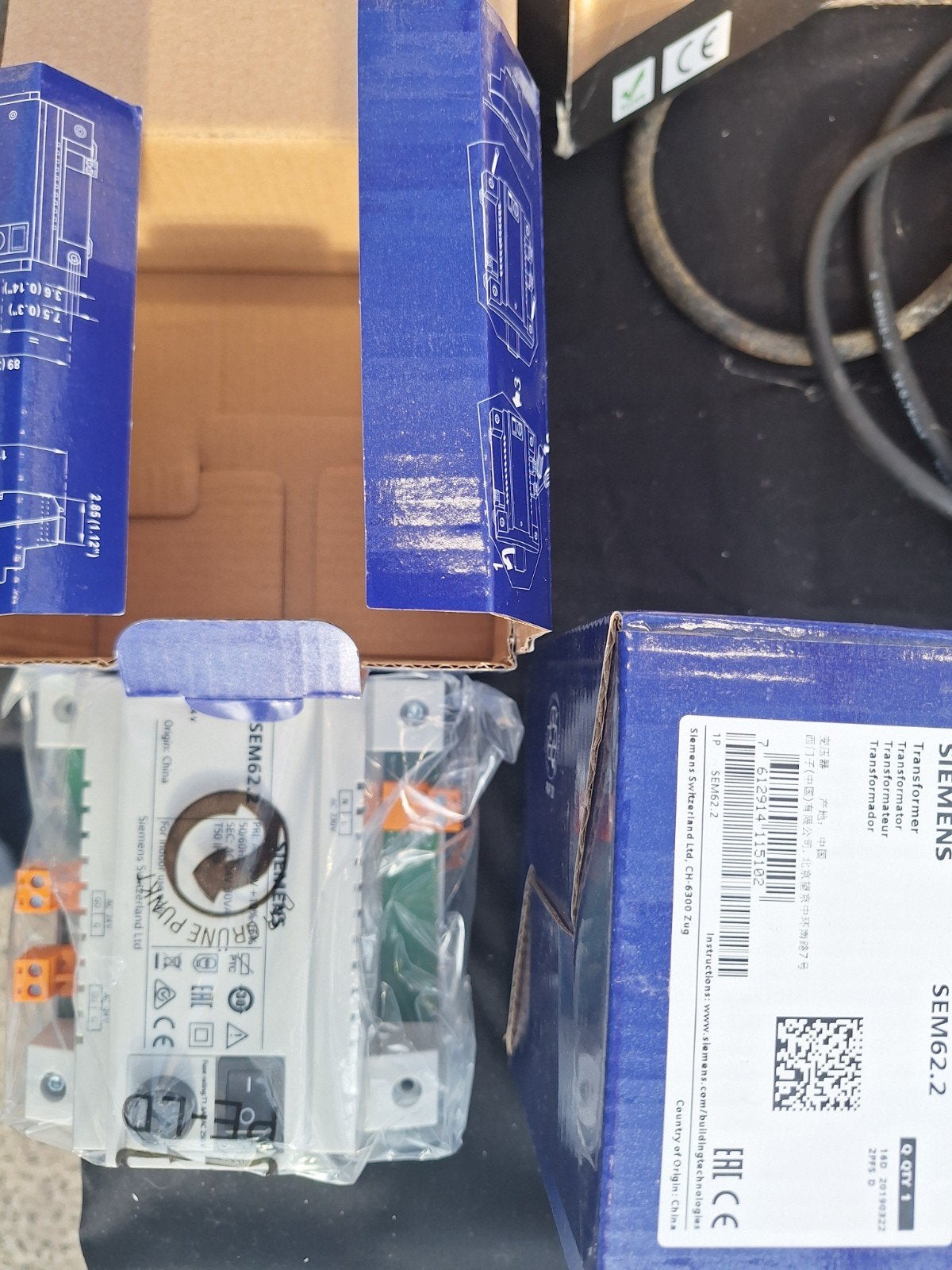 2x Siemens SEM62.2 Transformatoren 24V 30VA met zekering, Ophalen of Verzenden