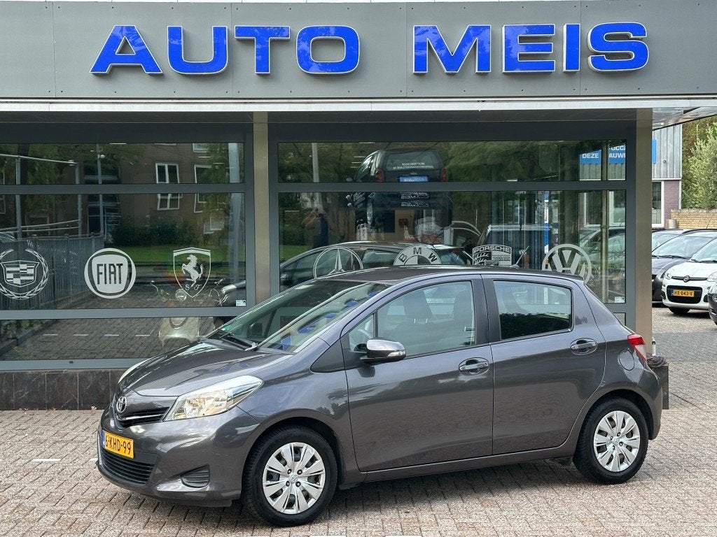 Toyota YARIS 1.3 VVT-I Aspiration Navi Camera Airco Telefoon, Voorwielaandrijving, Euro 5, Gebruikt, 4 cilinders