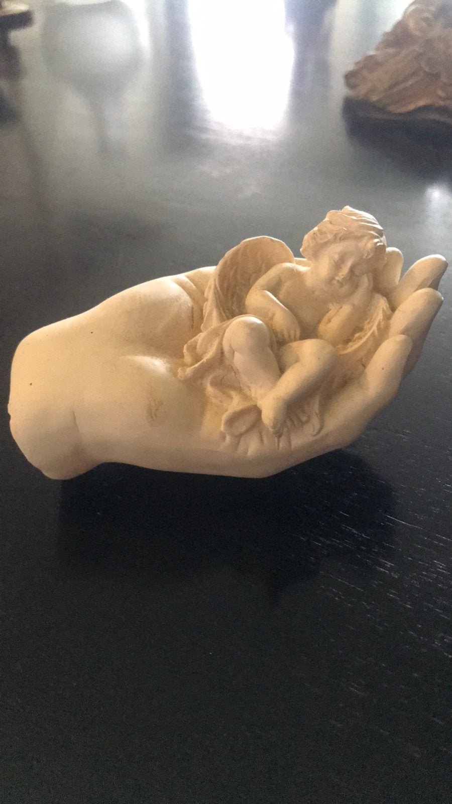 Beeldje engel op handje10 cm, Verzamelen, Beelden en Beeldjes, Ophalen of Verzenden, Zo goed als nieuw