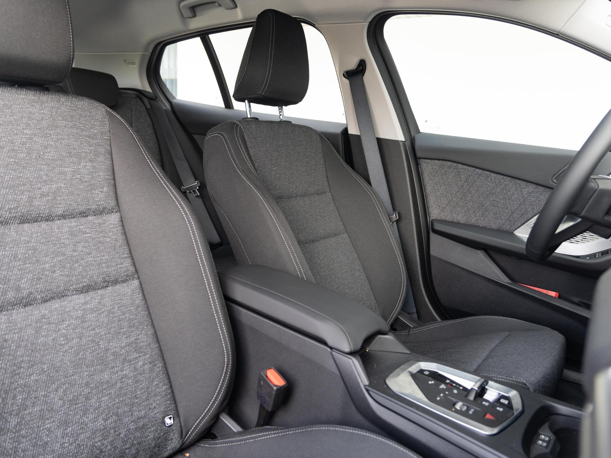 Foto 4 van BMW 1 Serie 120 | M Sport Design | Achteruitrijcamera | Stoe