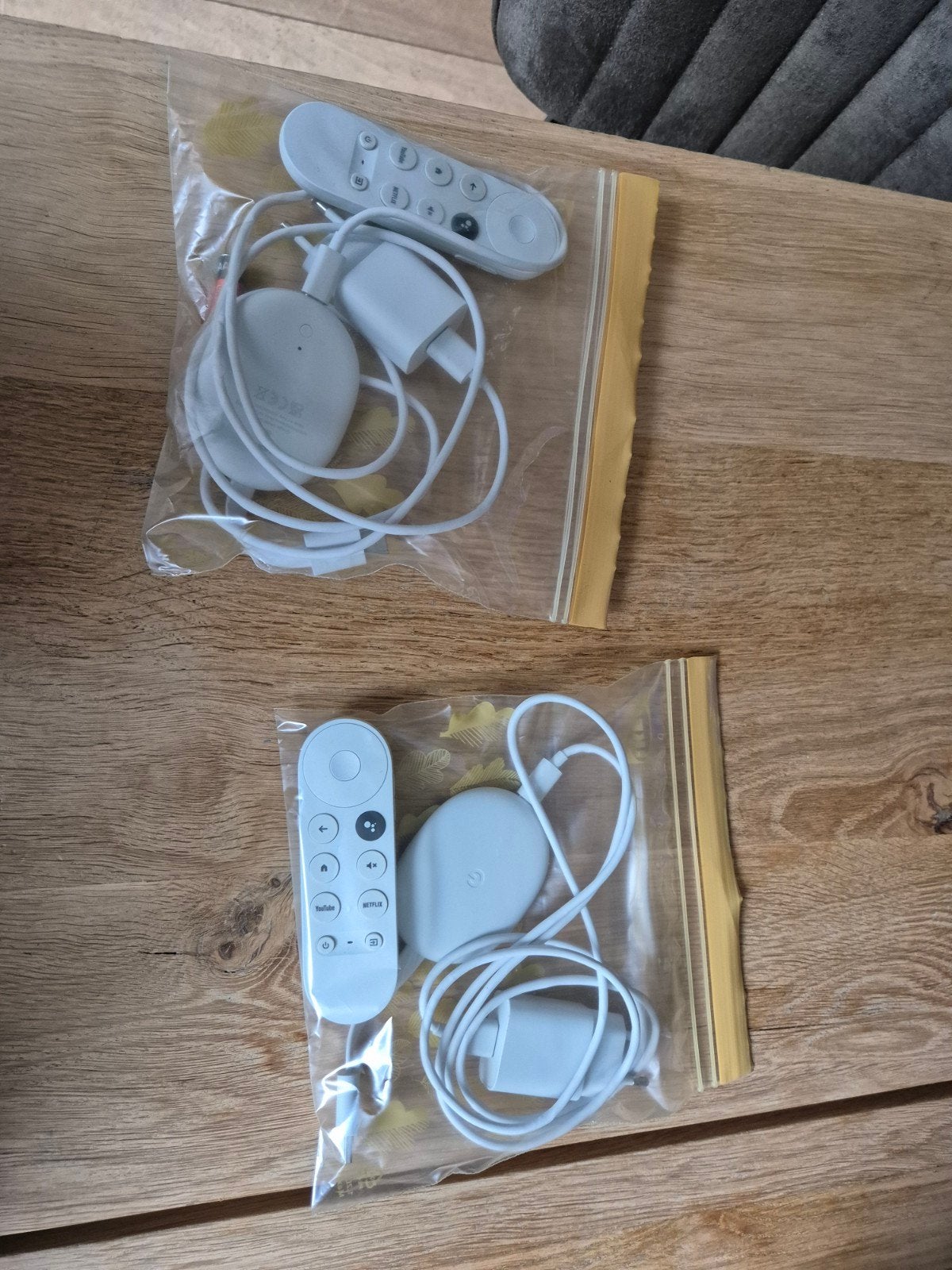 Google Chromecast met Google TV (HD) - 2 stuks, Ophalen of Verzenden, Gebruikt, HDMI, Zonder harde schijf